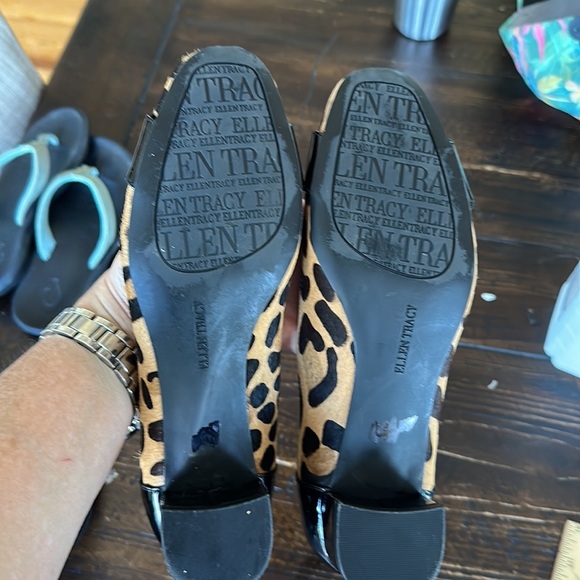 Ellen Tracy Cow Hair Leopard Print Block Heels Sz 6.5 - Picture 4 of 7